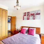 Gemini Apartment By Lovelystay